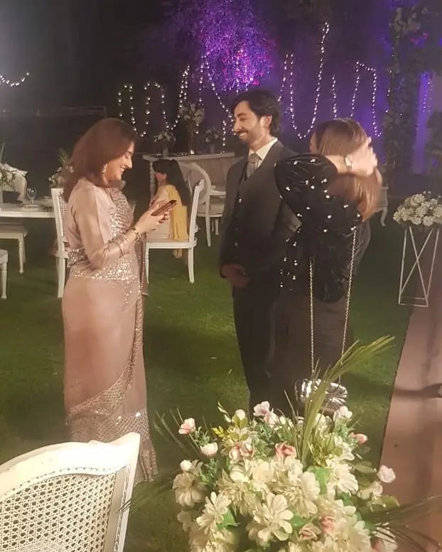 Hiba Bukhari Shares Memorable Pictures from Jaan Nisar Set