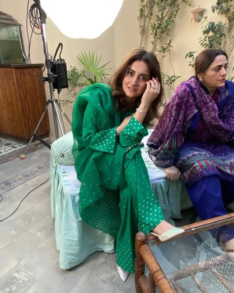 Hiba Bukhari Shares Memorable Pictures from Jaan Nisar Set