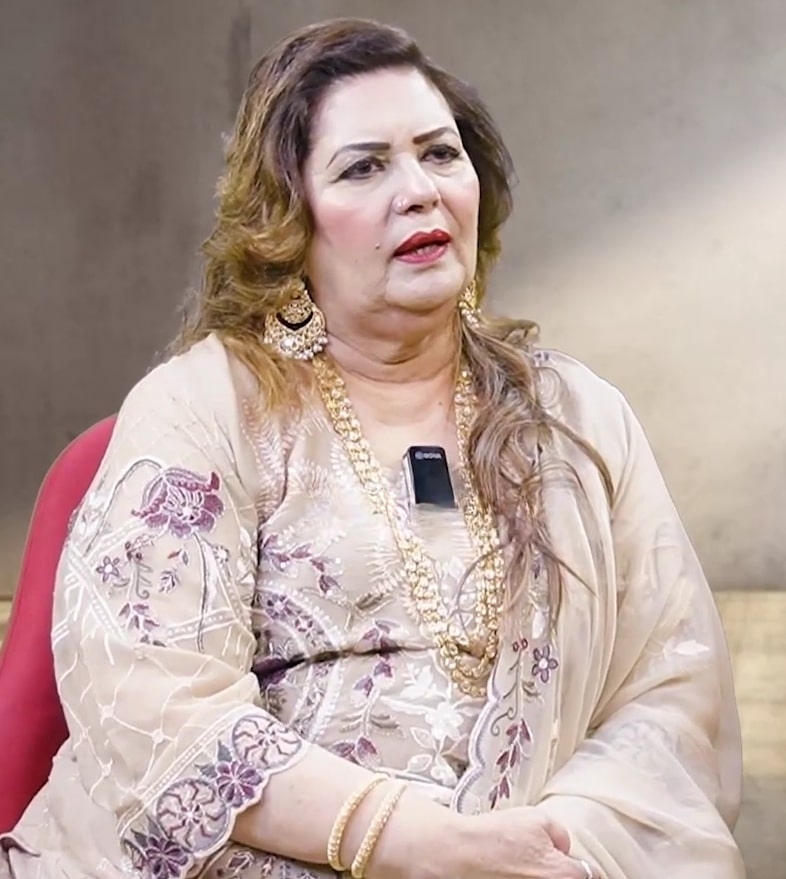 Mumtaz Unhappy With Chahat Fateh Ali Khan's Remake Of Bado Badi