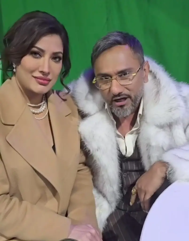 Honey Singh Song Video Featuring Mehwish Hayat Out Now