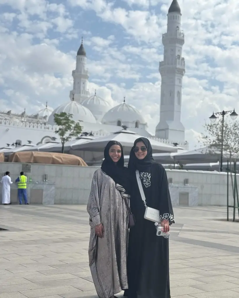 Laiba Khan Performs Umrah With Family