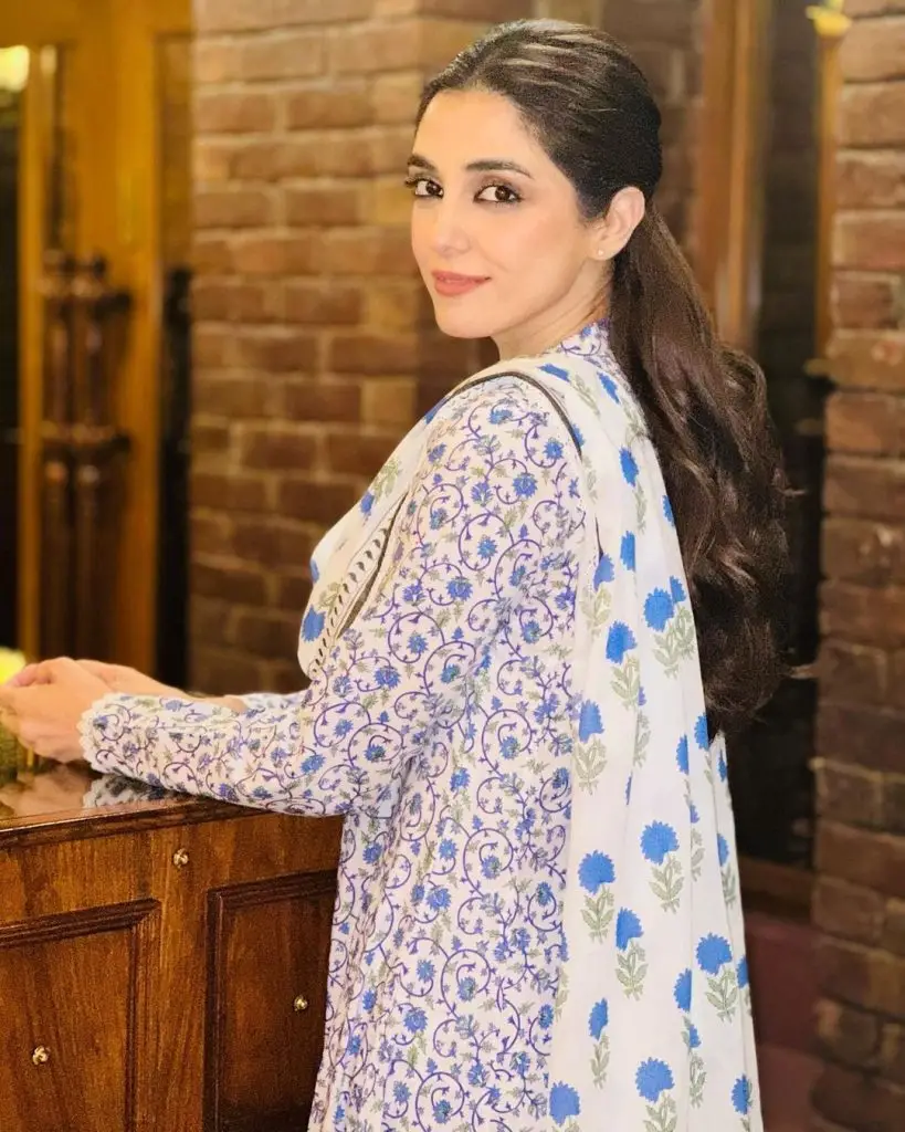 Maya Ali Shares Beautiful Pictures from Her Umrah