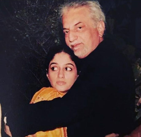 Nadia Jamil Cries Remembering Late Father