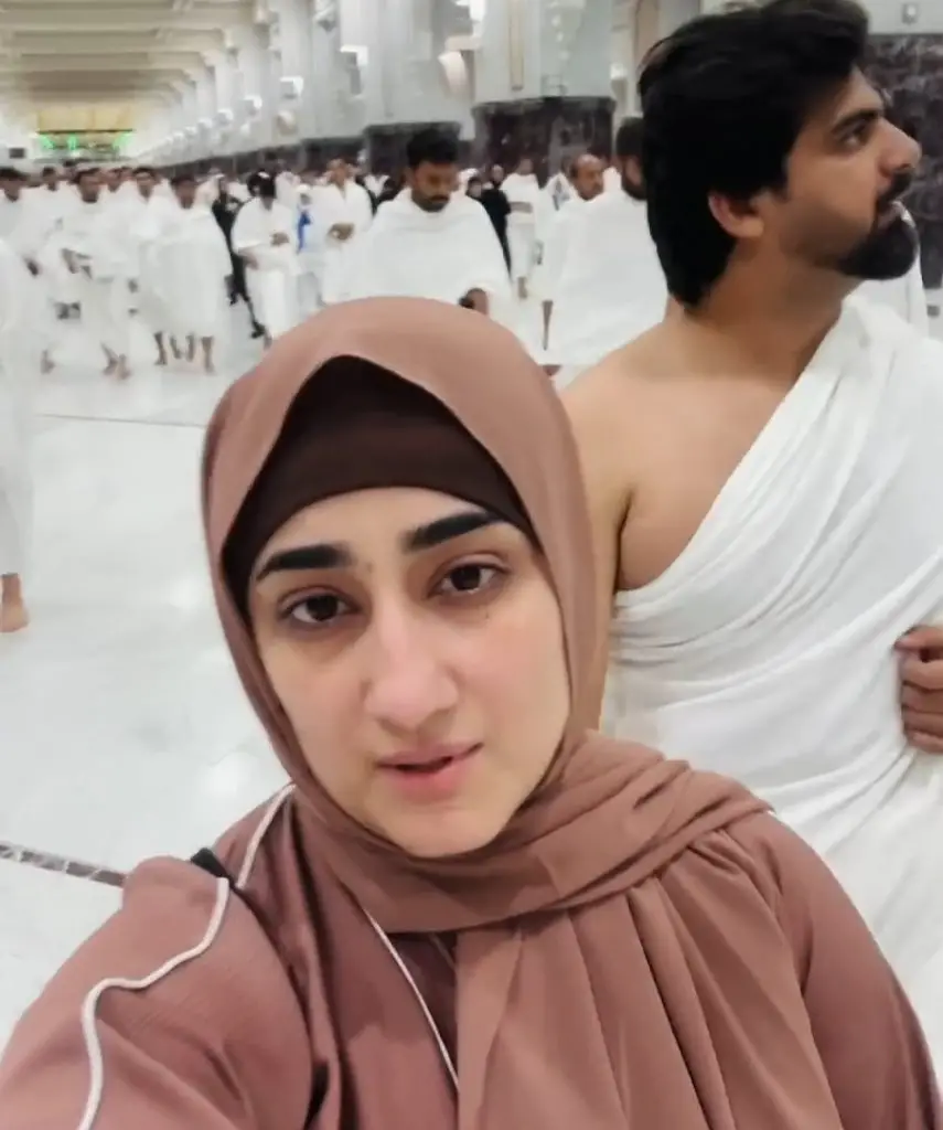 Singer Nimra Mehra Performs Umrah