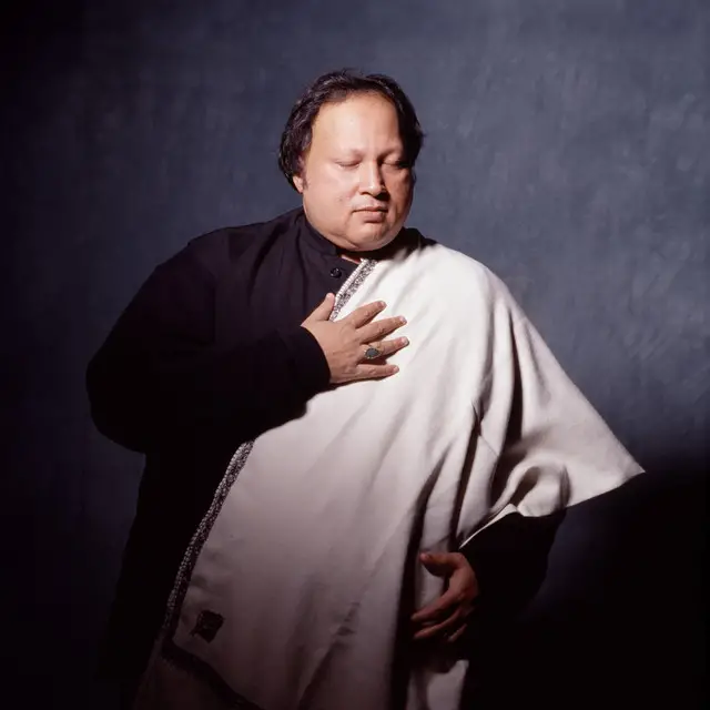 Emotional Video Of Rahat's Qawali After Nusrat Fateh Ali Khan's Death