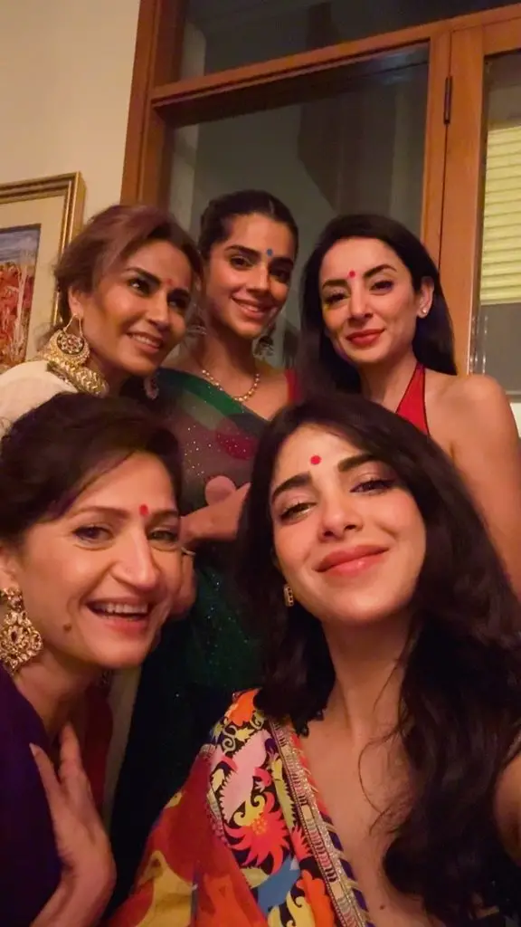 Sonya Hussyn Shares Pictures From Deepak Perwani's Diwali Party