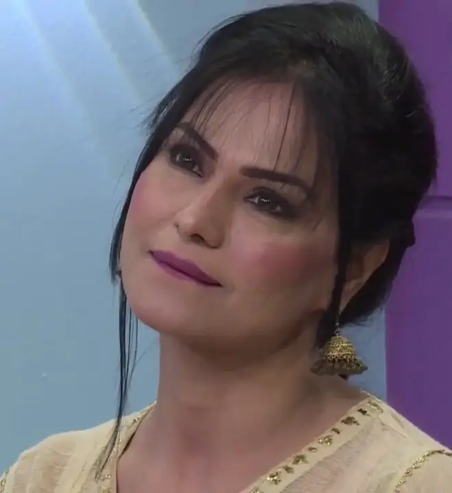 Veena Malik's Overacting Annoys Public