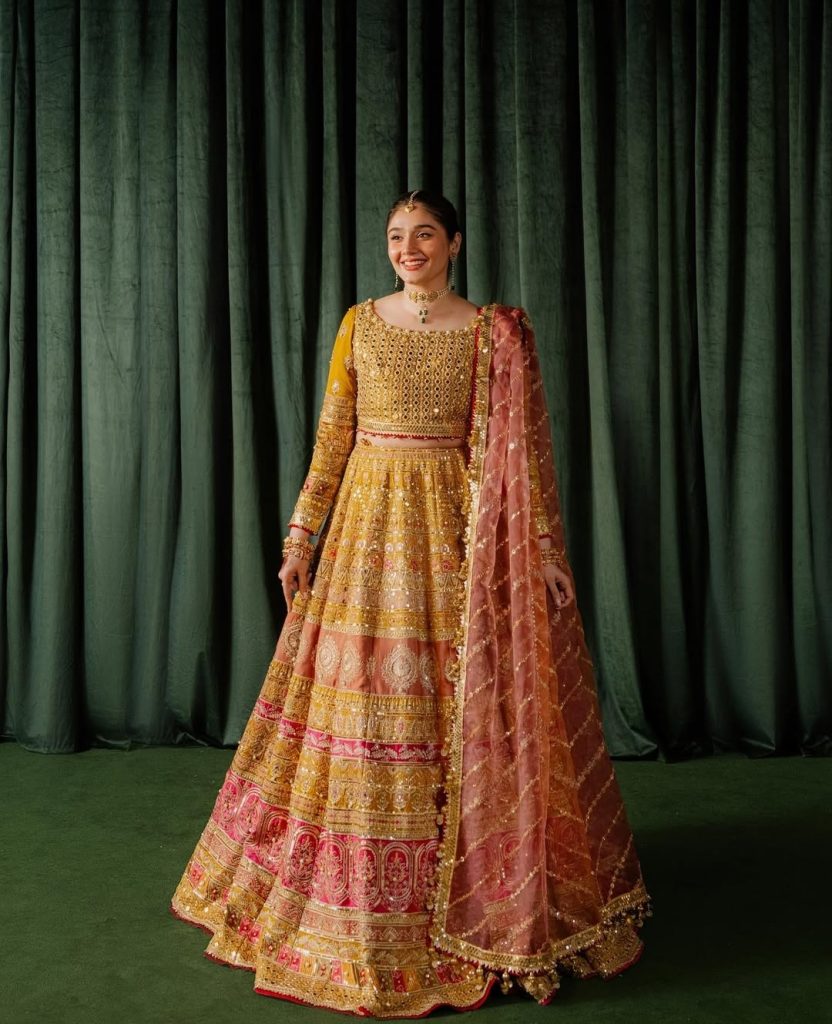 Dur Fashan Saleem stunned in Mohsin Naveed Ranjha's new festive collection