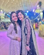 Mawra Hocane & Ameer Gilani Spotted At Friend's Wedding | Reviewit.pk