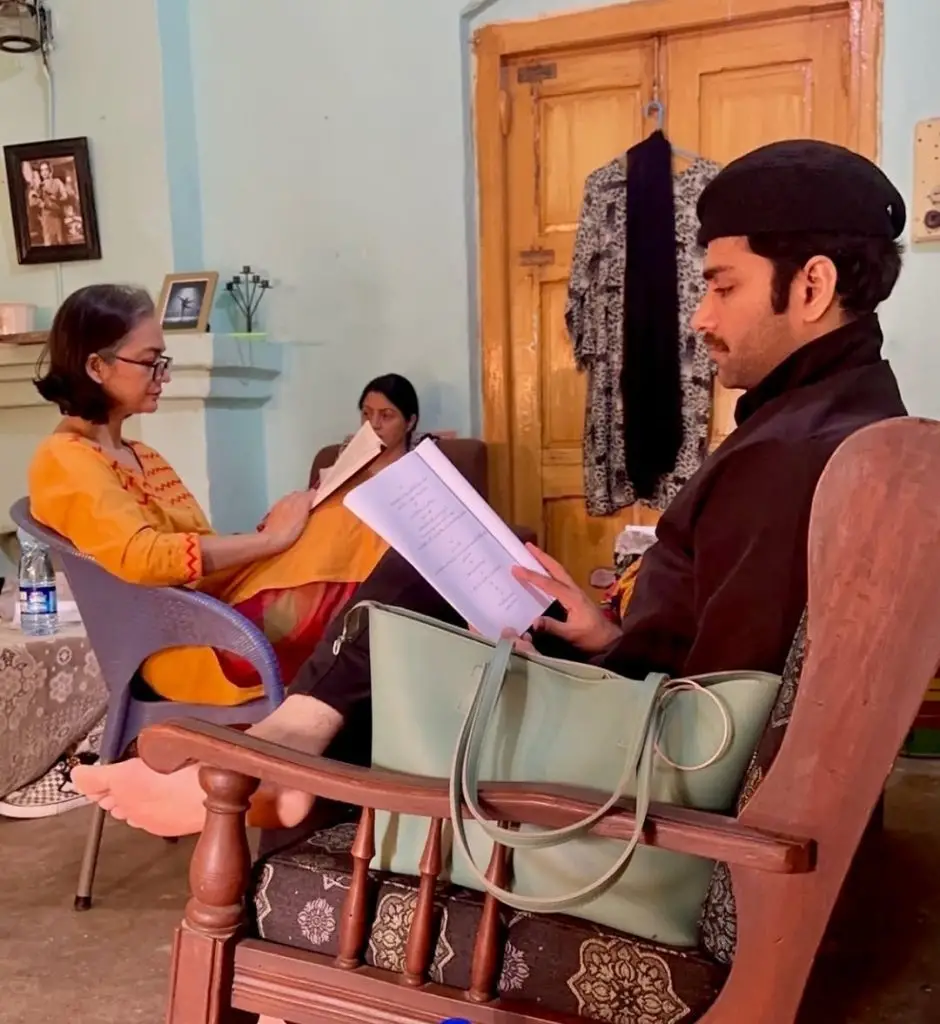 Sehar Khan Shares BTS Pictures from Tan Man Neel o Neel Sets