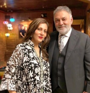 Asif Raza Mir's Wife Shares Cutest Anniversary Wish | Reviewit.pk