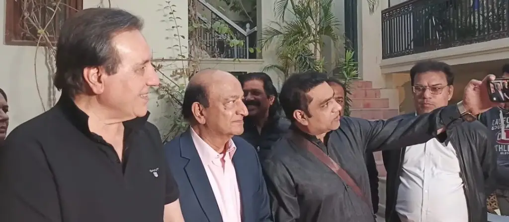 Javed Sheikh Celebrates 50 Years in Industry with Friends