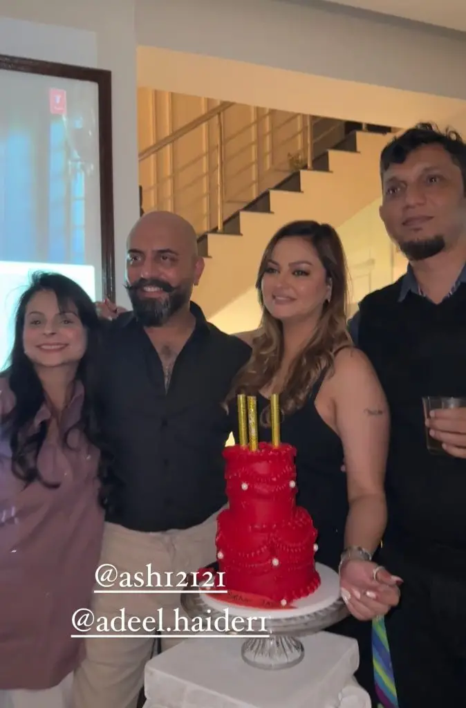 Jawaria Abbasi celebrated her birthday with her husband