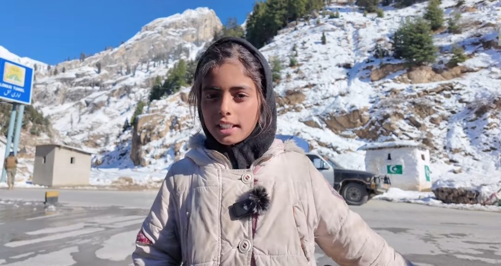 Lower Dir Girl's Fluent English Impresses Netizens