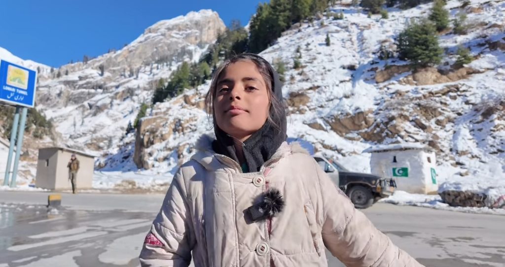 Lower Dir Girl's Fluent English Impresses Netizens