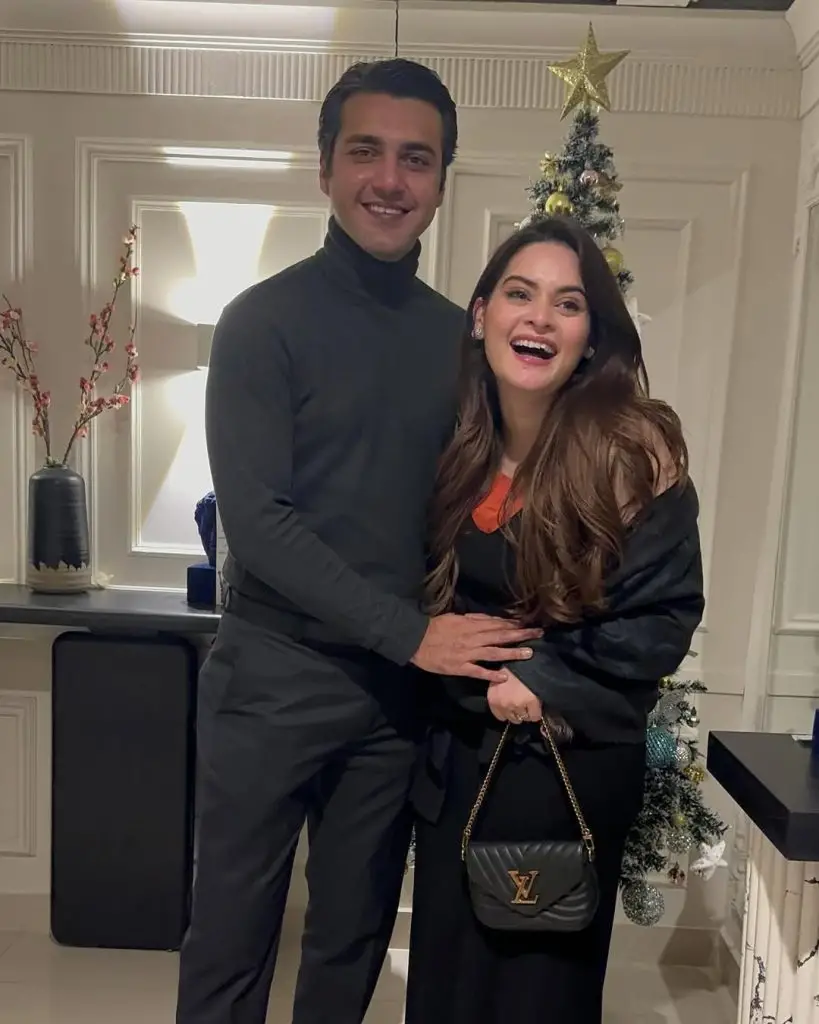 Minal Khan Shares Clicks from Star-Studded Christmas Dinner