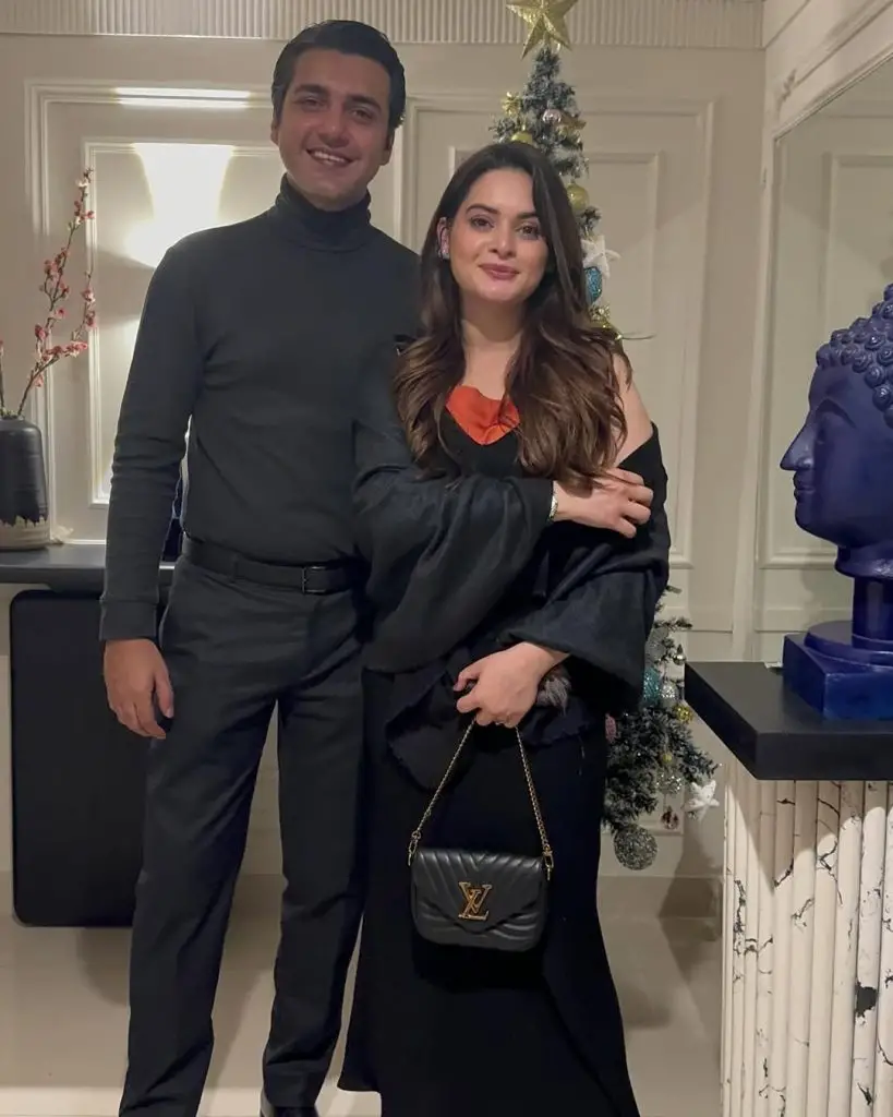 Manal Khan shared the clicks of the star studded Christmas dinner.