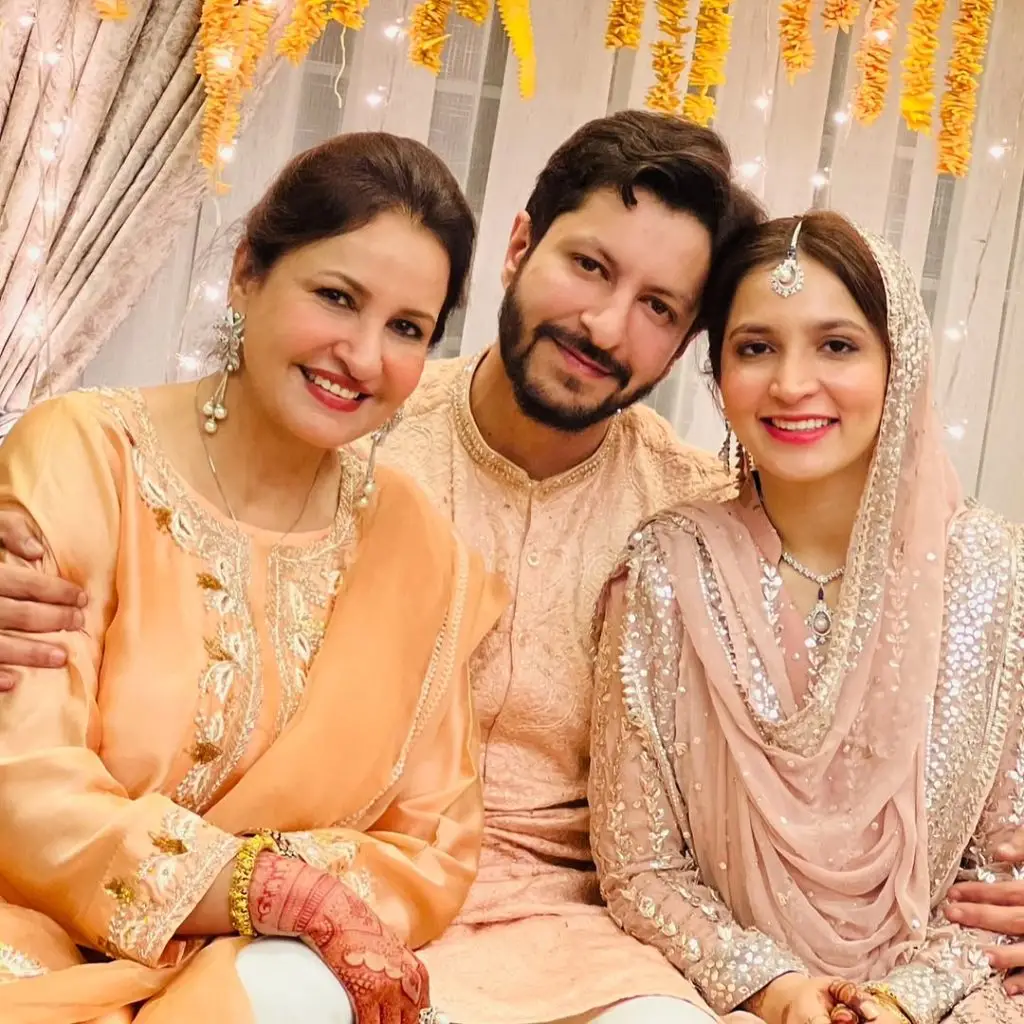 Saba Faisal expressed his love for his daughter-in-law on the occasion of her anniversary.