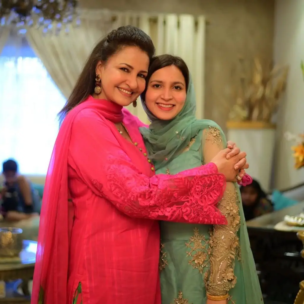 Saba Faisal expressed his love for his daughter-in-law on the occasion of her anniversary.