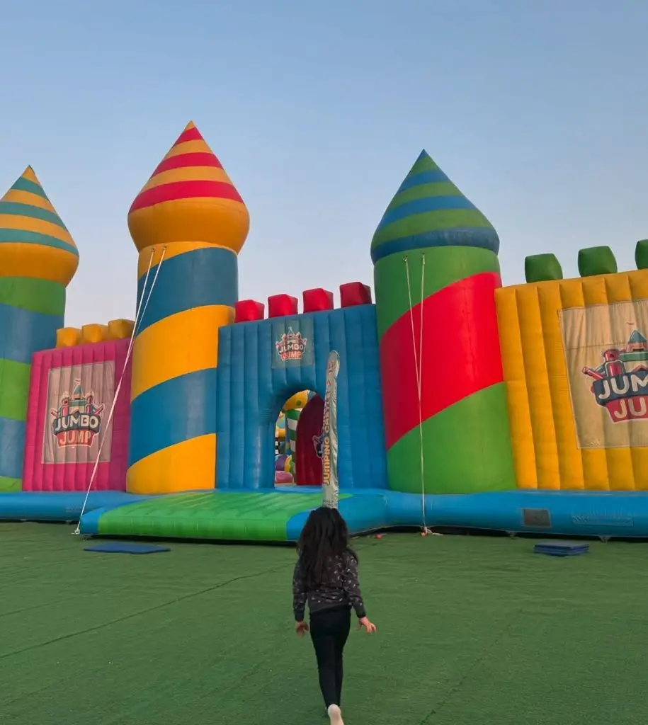 Aiman Khan's Pictures with Her Daughters from Jumbo Jump