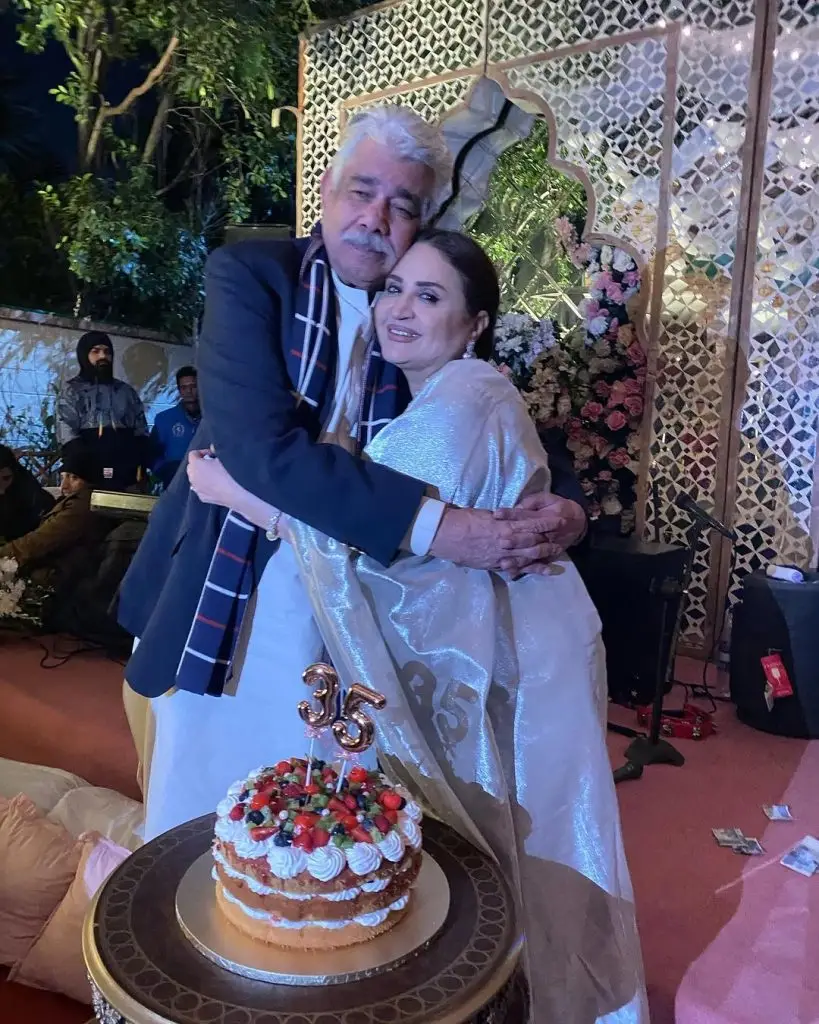 Asma Abbas Celebrates 35th Wedding Anniversary