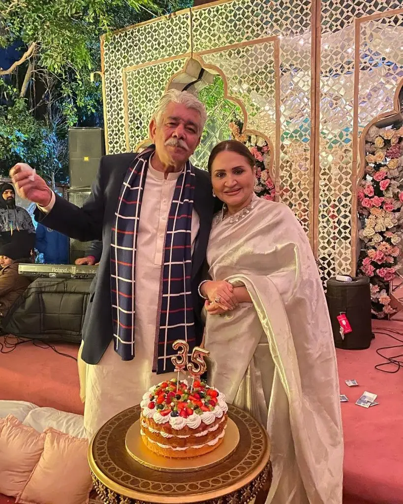 Asma Abbas Celebrates 35th Wedding Anniversary