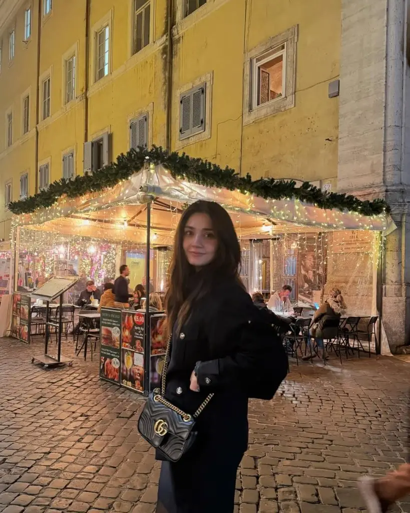 Durefishan Saleem Stunning Pictures from Her Italy Trip