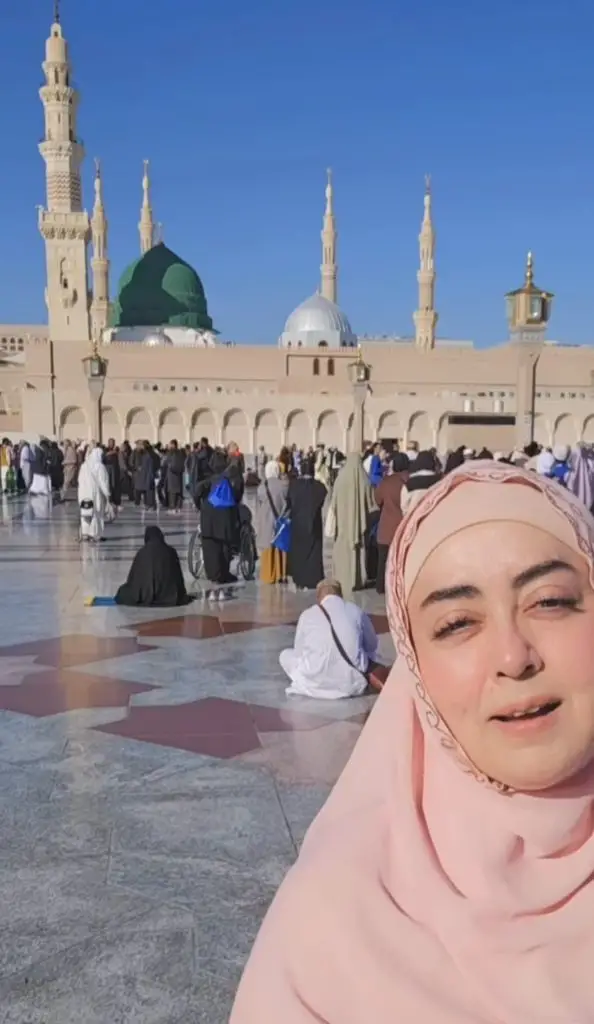 Maria B’s Soulful Naat Recitation and Pictures from Masjid-e-Nabwi