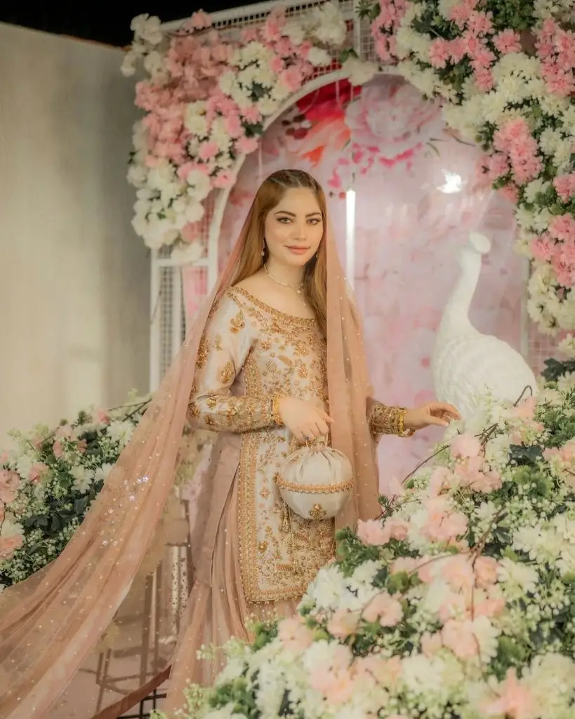 Neelam Muneer Shares HD Pictures from Her Dua e Khair