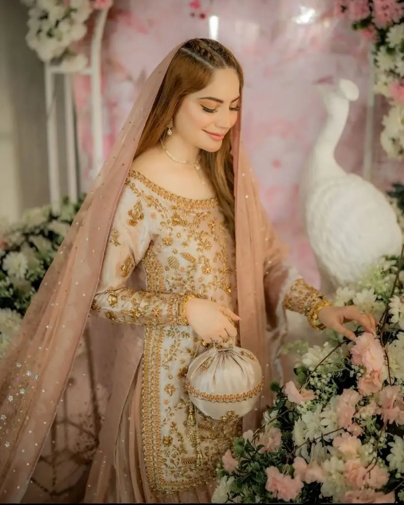 Neelam Muneer Shares HD Pictures from Her Dua e Khair