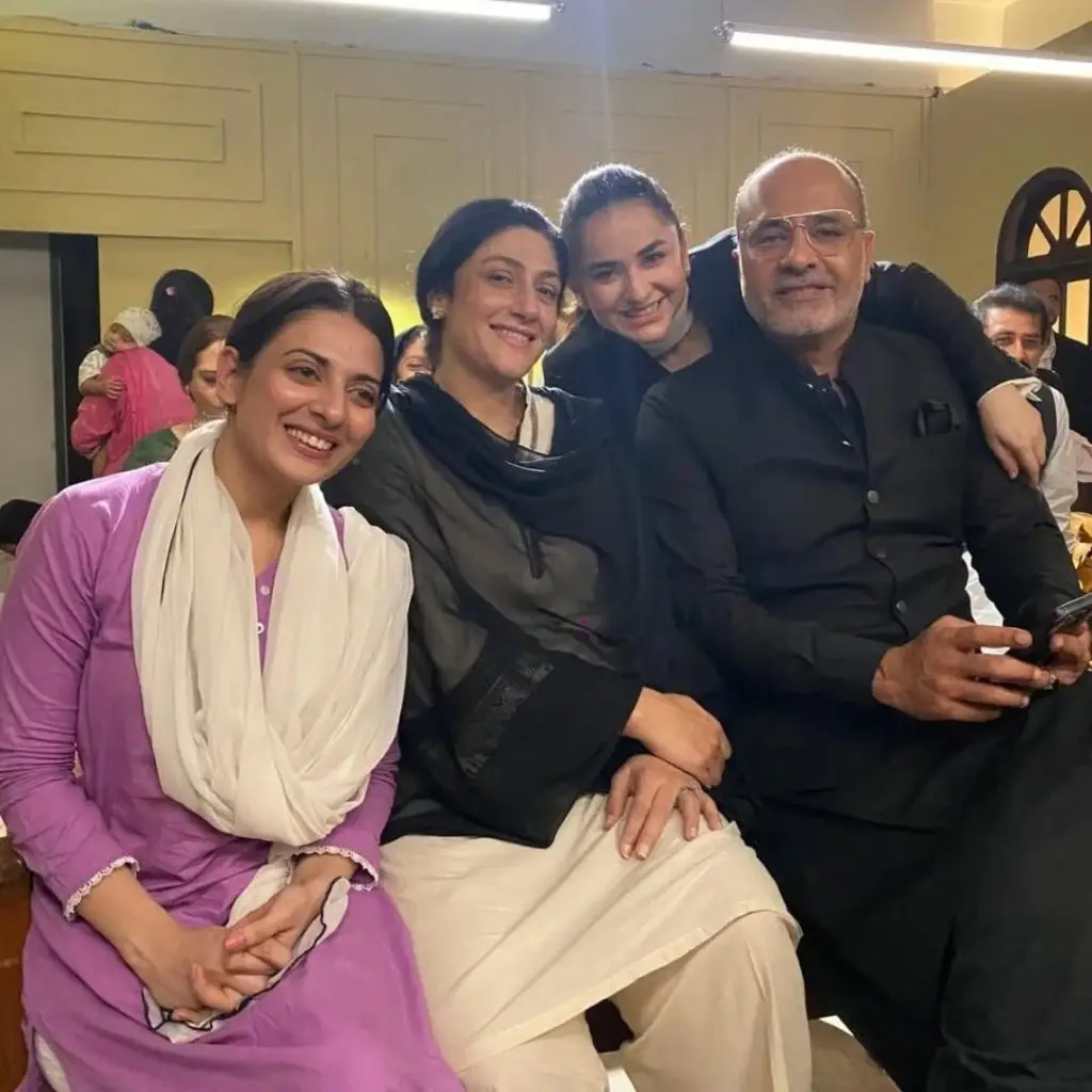 Deepak Perwani Praises Qarz e Jaan Co-Star Yumna Zaidi