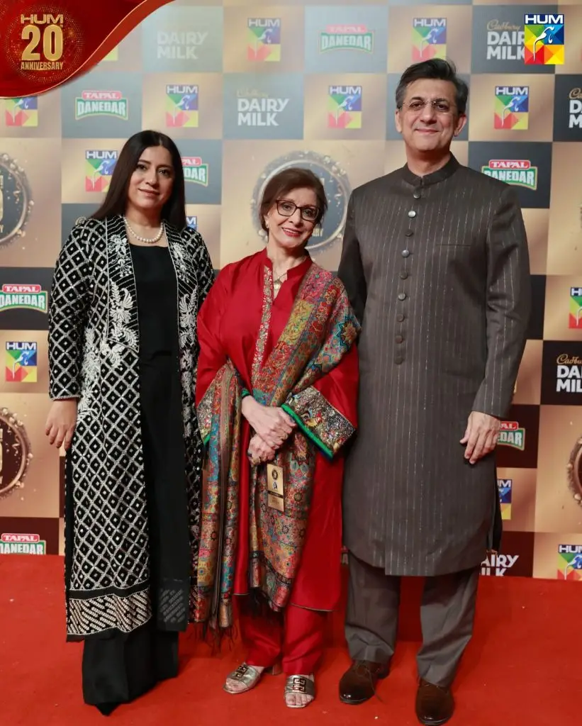 Pakistani Celebrities Shine At Hum TV 20 Year Celebration