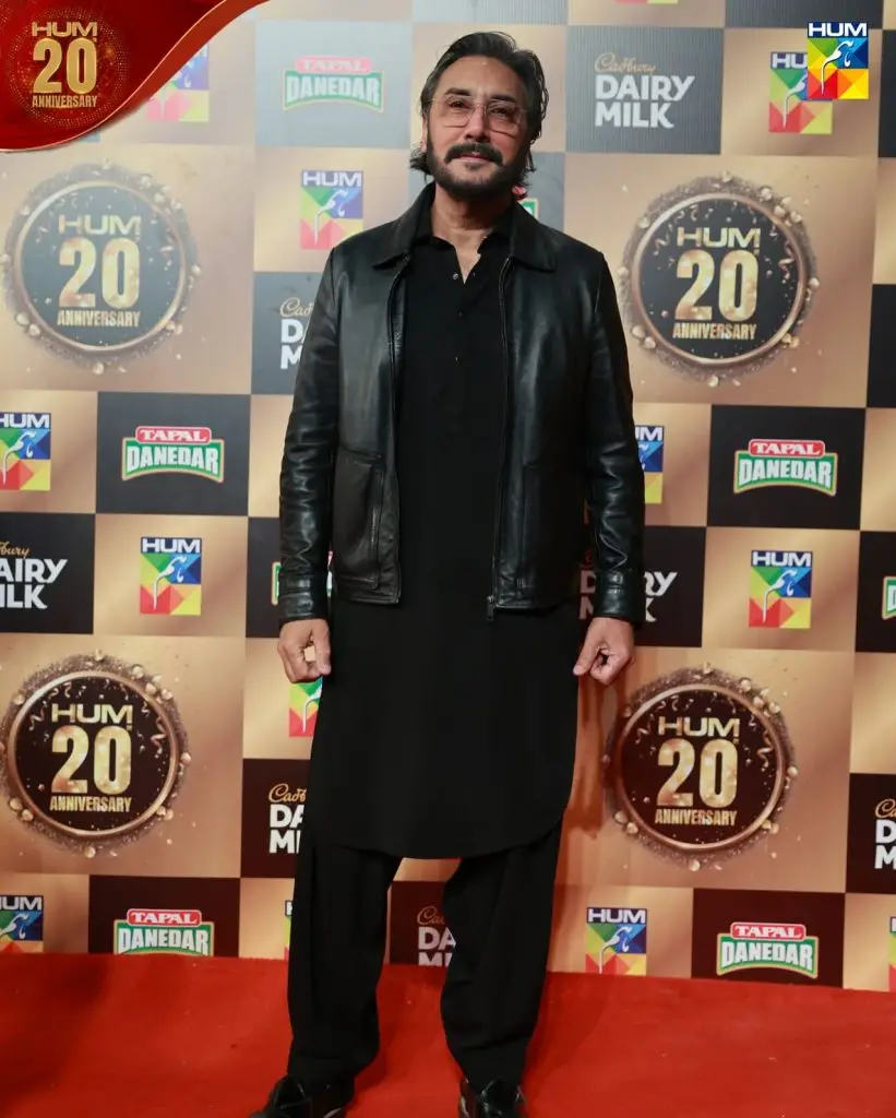 Pakistani Celebrities Shine At Hum TV 20 Year Celebration