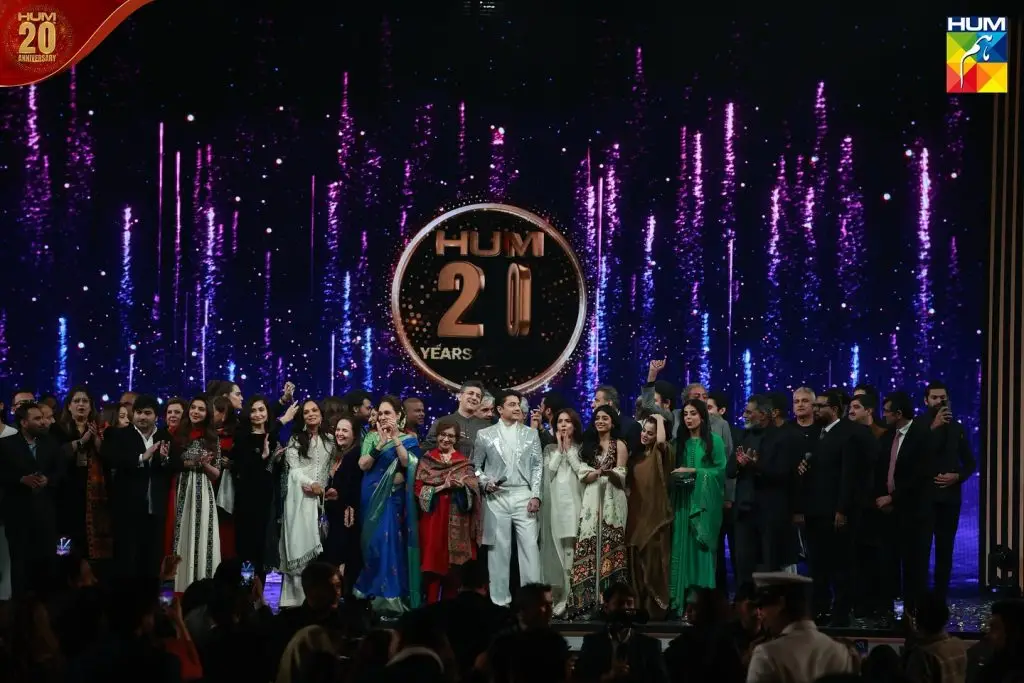 Pakistani Celebrities Shine At Hum TV 20 Year Celebration