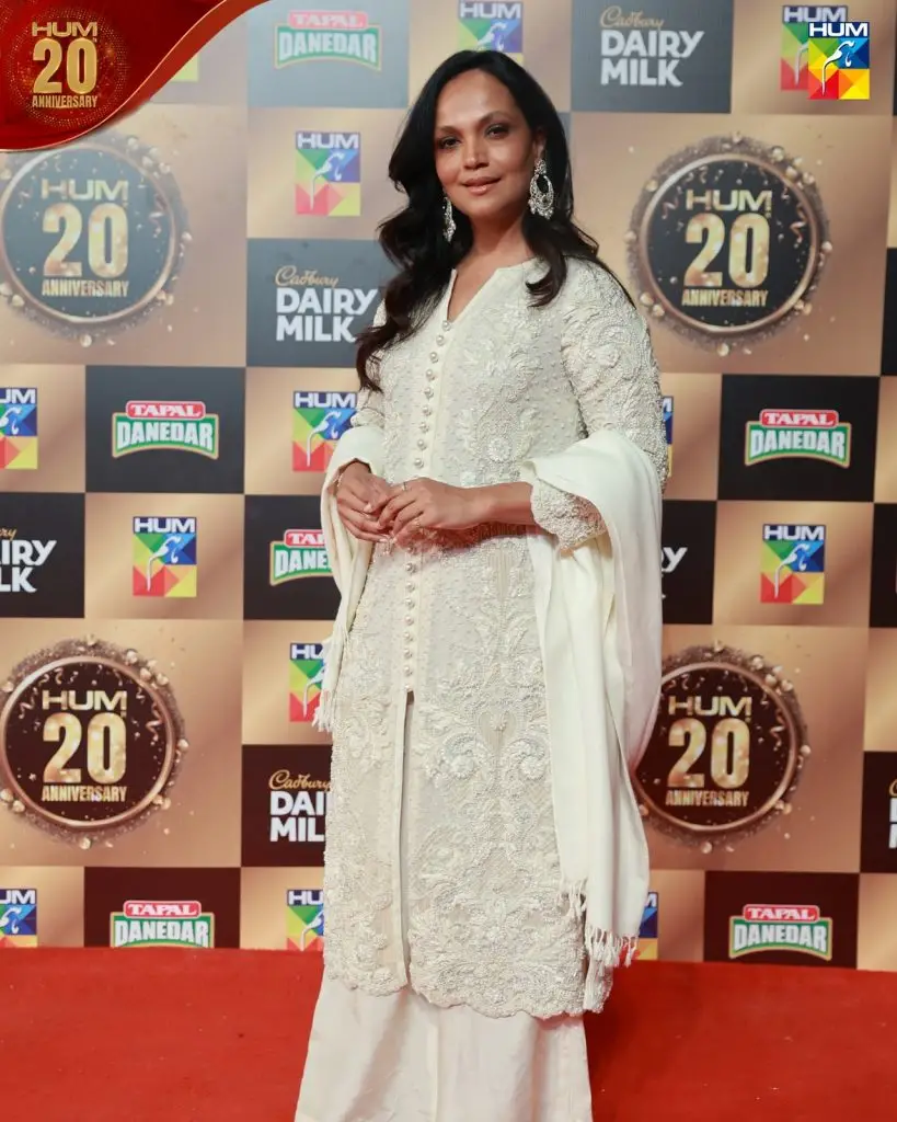 Pakistani Celebrities Shine At Hum TV 20 Year Celebration