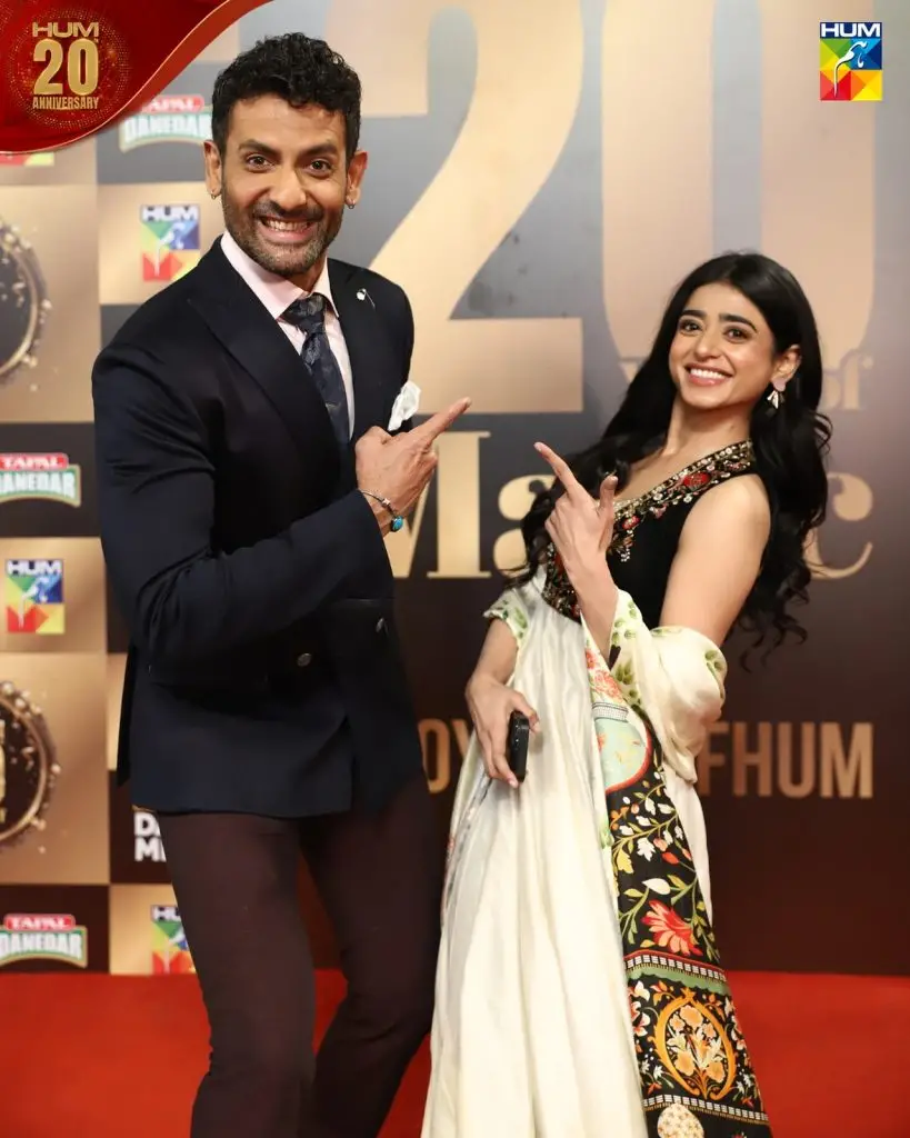 Pakistani Celebrities Shine At Hum TV 20 Year Celebration