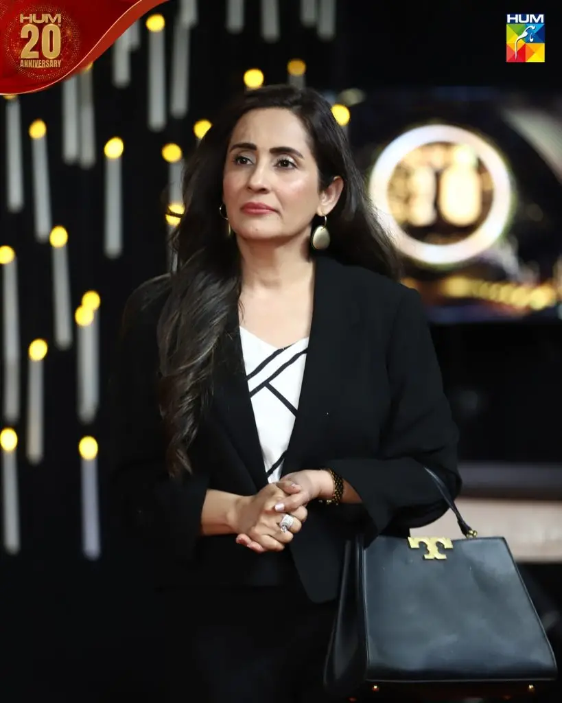 Pakistani Celebrities Shine At Hum TV 20 Year Celebration