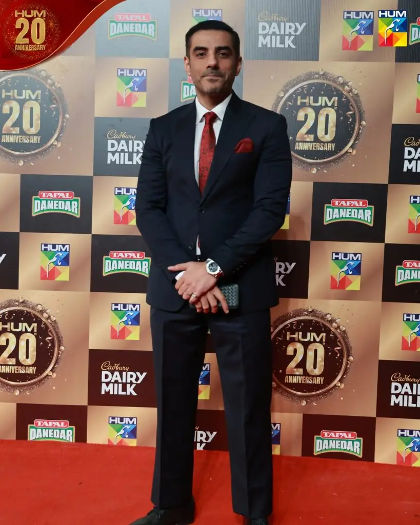 Pakistani Celebrities Shine At Hum TV 20 Year Celebration