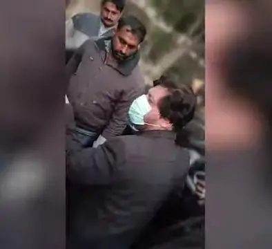 Jawad Ahmed Beats LESCO Employees - Video Goes Viral