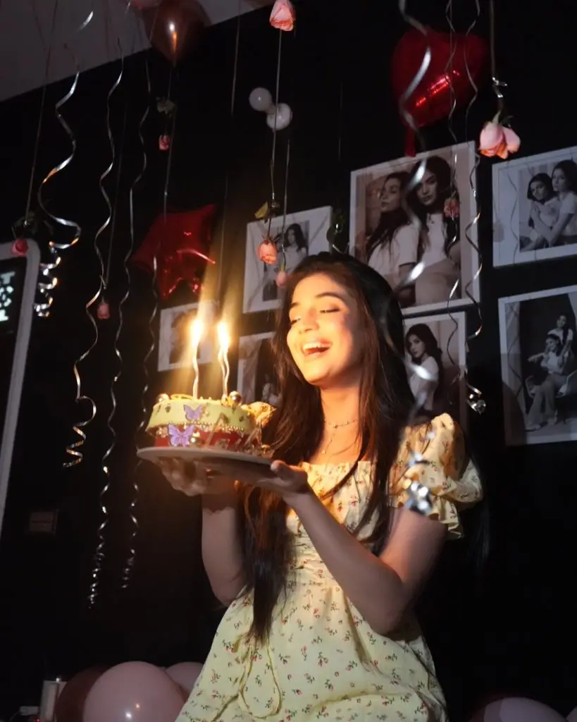 Laiba Khan Celebrates Birthday With Sister Emaan Khan