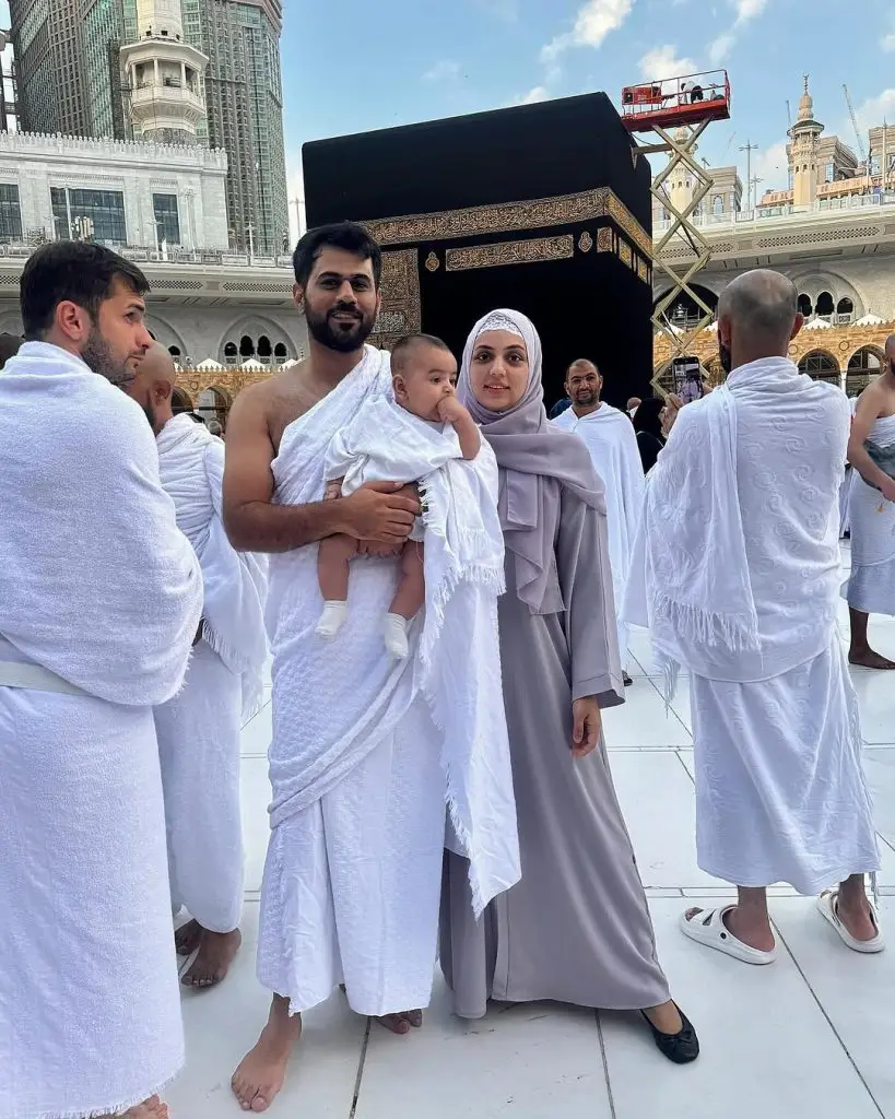 Maryam Noor Performs Umrah With Husband And Baby