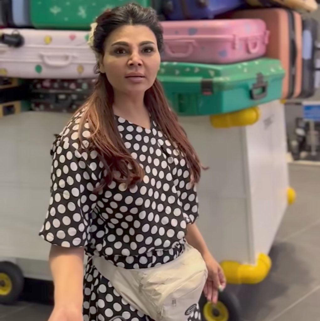 Rakhi Sawant Announces Marrying a Famous Pakistani Actor