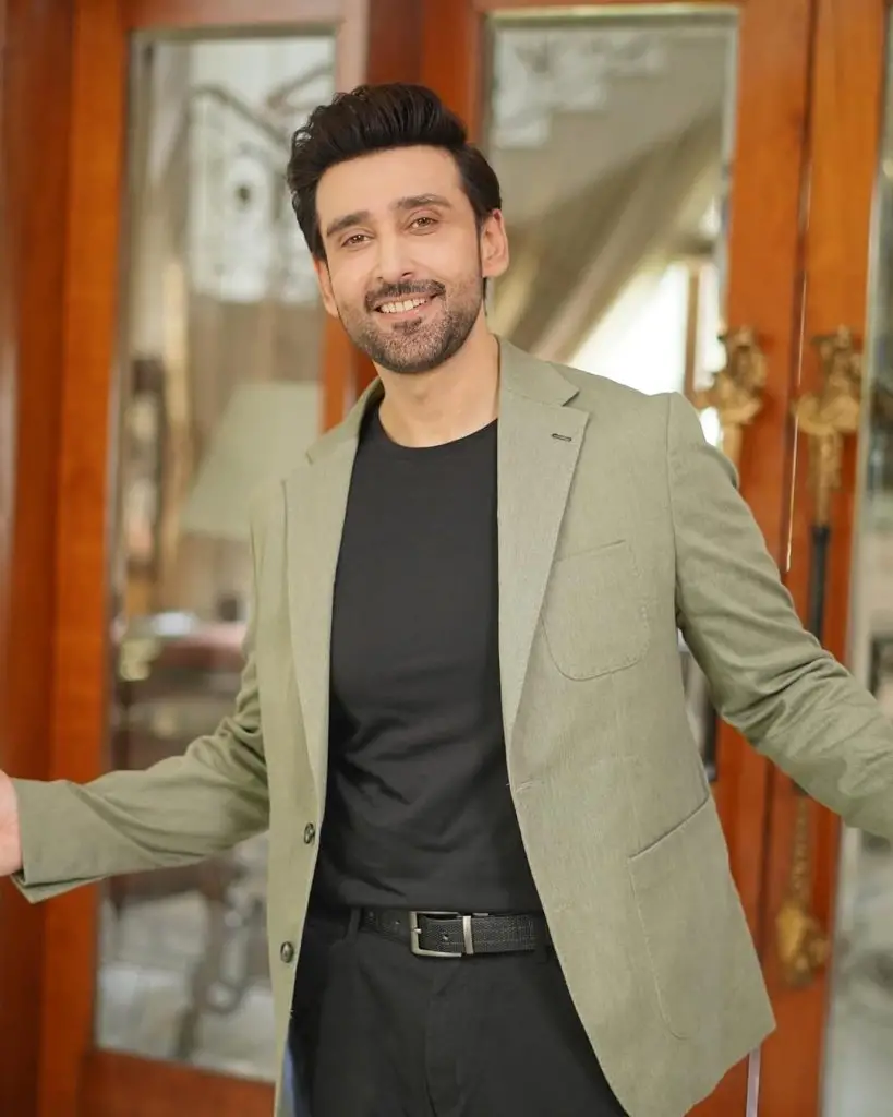 Sami Khan Introduces His Adorable Son to Fans 