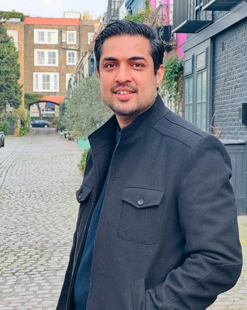 Iqrar ul Hassan Shares Adorable Family Pictures