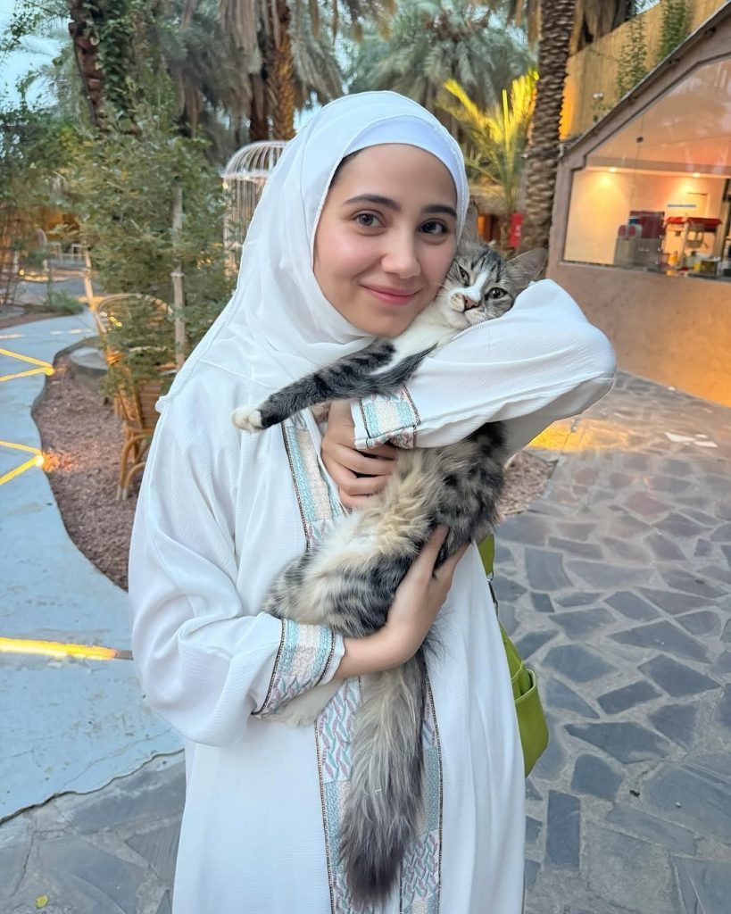 Salma Agha Daughter Shares Pictures from Madina