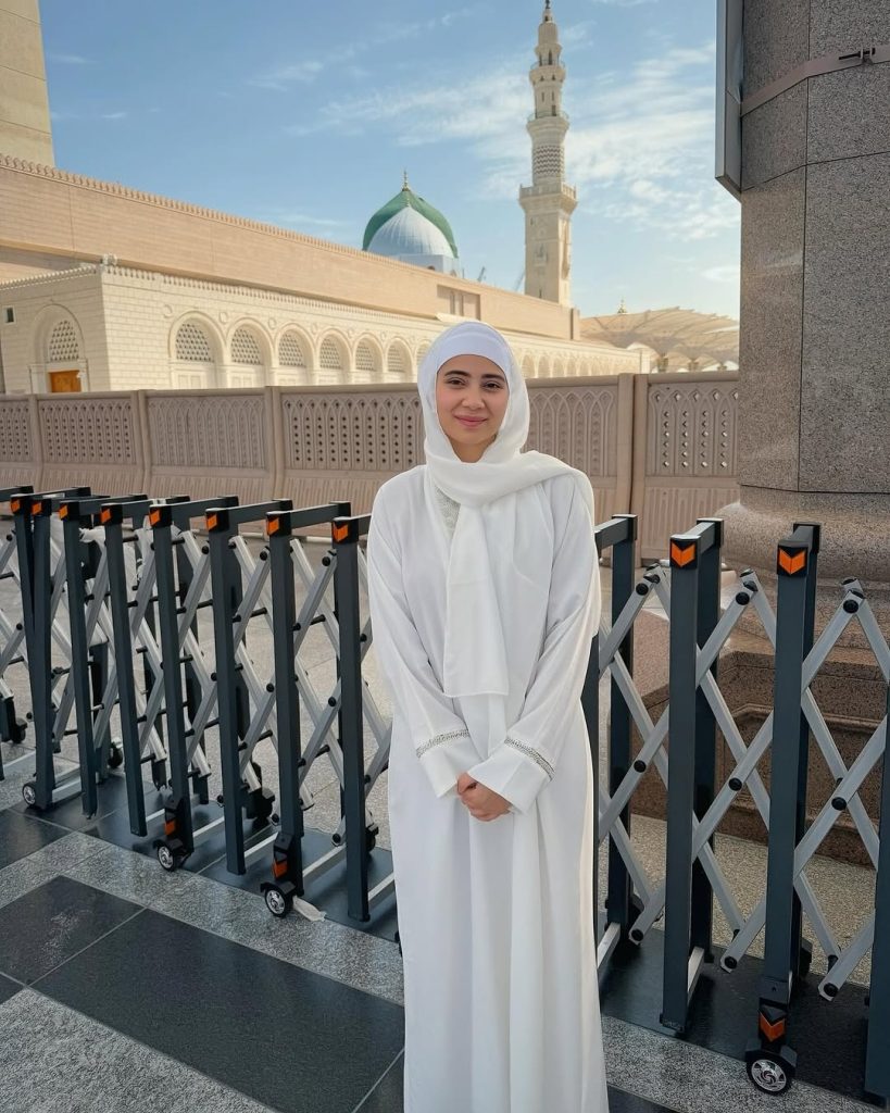 Salma Agha Daughter Shares Pictures from Madina