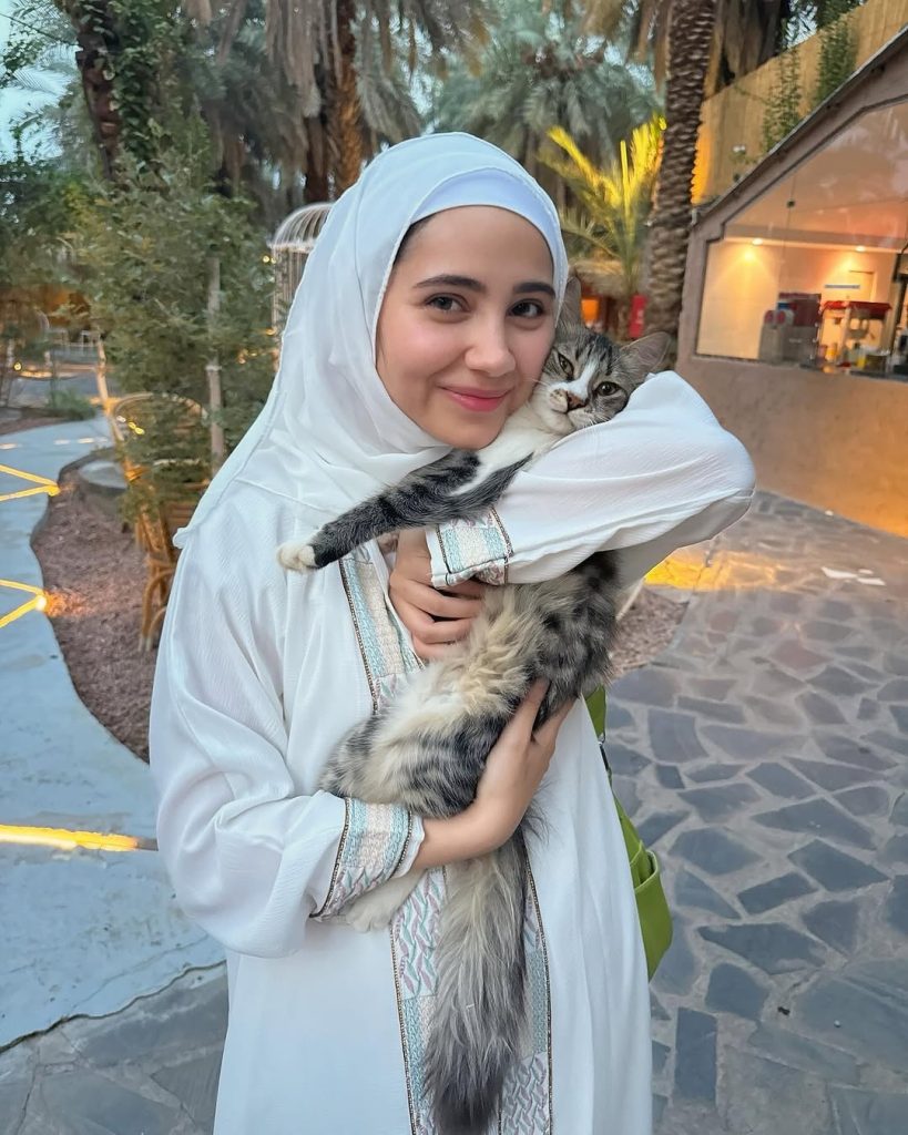 Salma Agha Daughter Shares Pictures from Madina