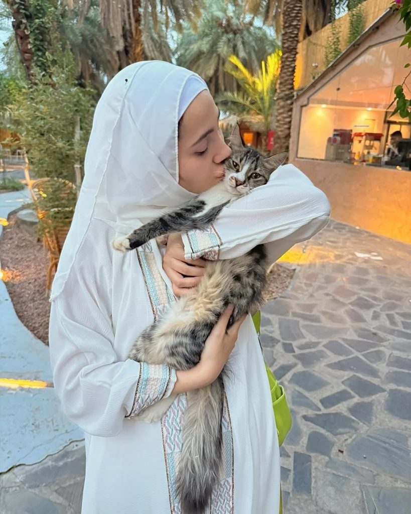 Salma Agha Daughter Shares Pictures from Madina