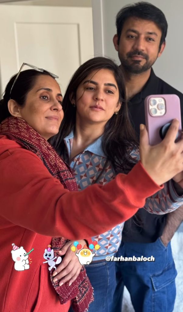 Sanam Baloch's dear new photos with his siblings