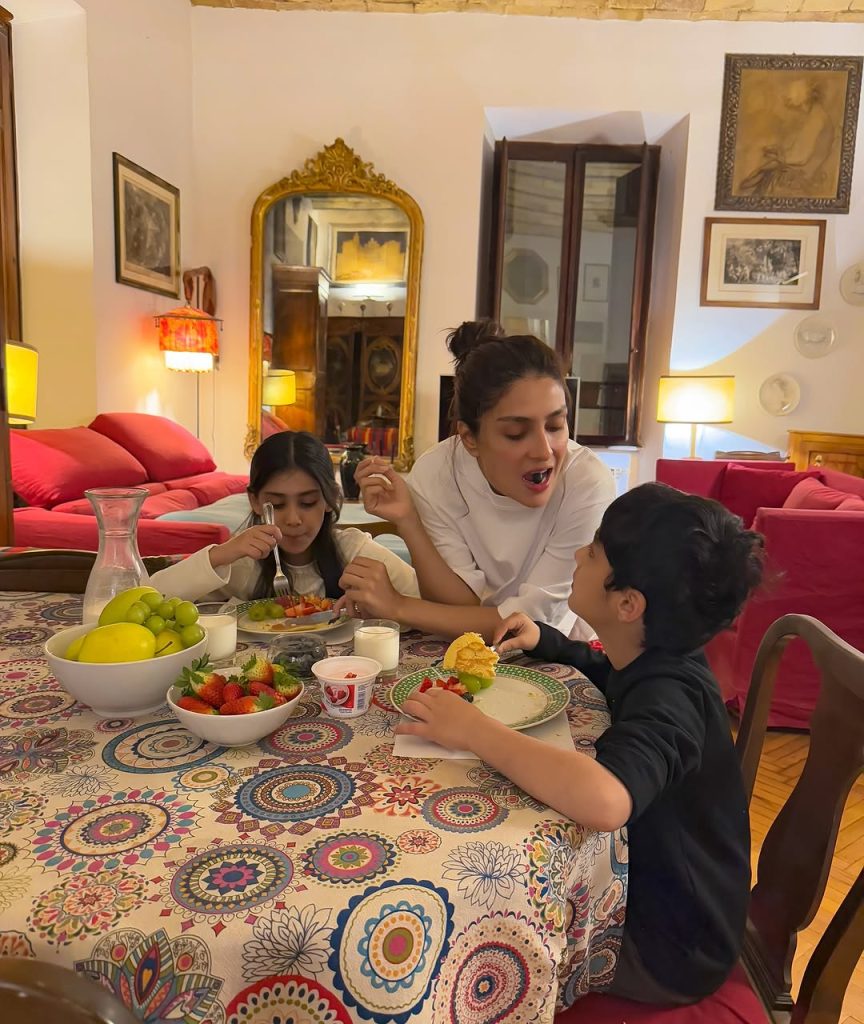 Iiza Khan latest clicks with Italy's children